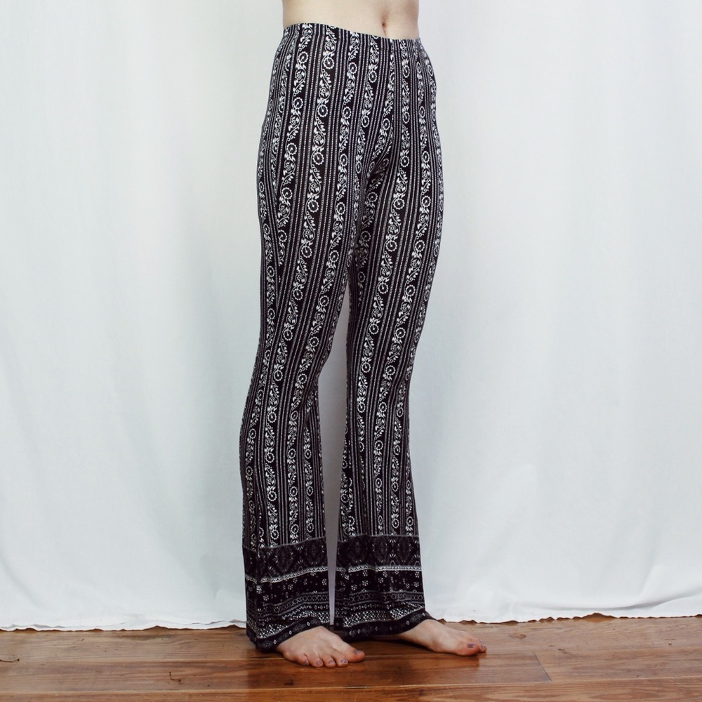 Floral Pattern Fit and Flare Yoga Pants
